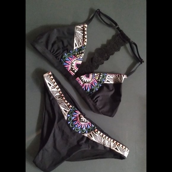 Super Sexy Embroidered Bohemian Design 2piece Bikini Set - Picture 1 of 3